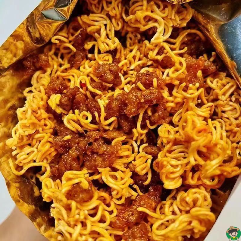 慕容盛世爆汁素牛肉点心面网红辣条干吃面掌心脆香辣袋装速食整箱