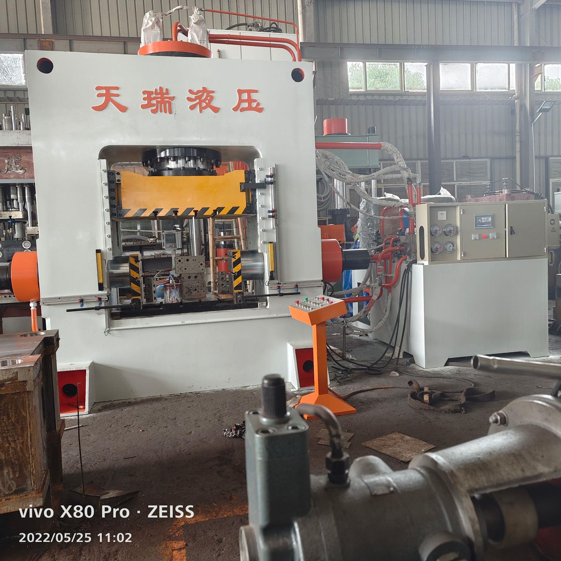 三通管件成型液压机630吨框架油压机金属挤压快速成型压力机