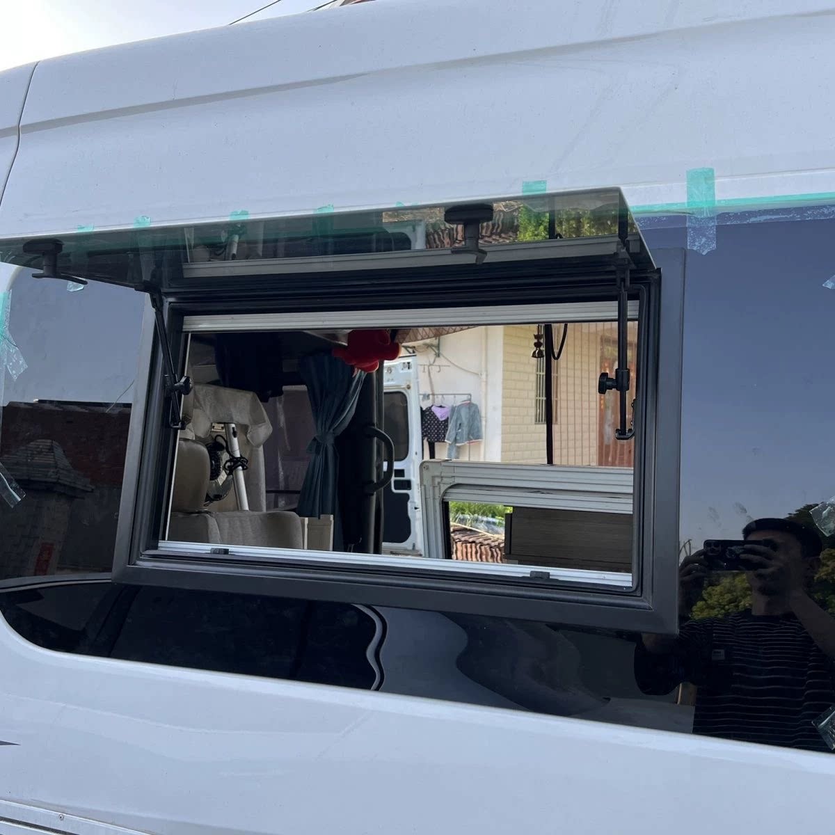 福特v362新全顺改装外推窗房车推拉窗新时代福顺尾门窗户玻璃车窗