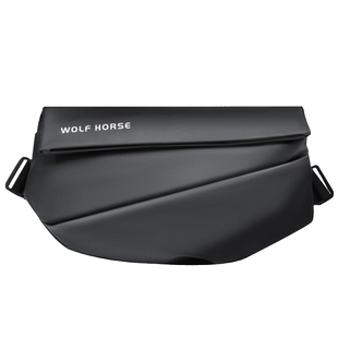 单肩斜挎包男胸包通勤邮差包大容量磁吸扣背包男士运动骑行跨包潮