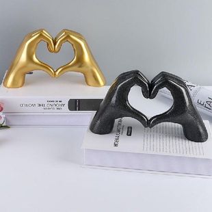 Love Nordic Figurine 新品 Abstract Decor Hand Resin