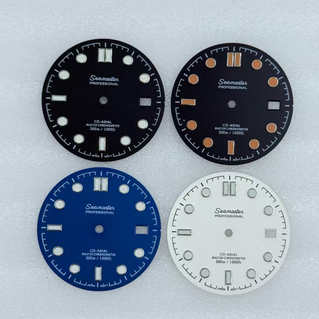 新款海马表盘字面绿夜光，适配NH35机
