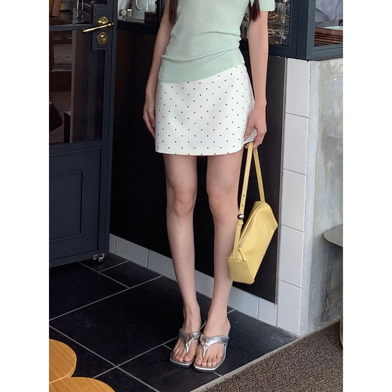 红人馆a字半身裙女2026新款今年流行爆款夏裙子包臀波点高腰短裙