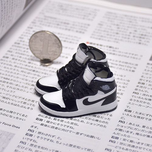 潮玩汽车摆件树脂简约现代