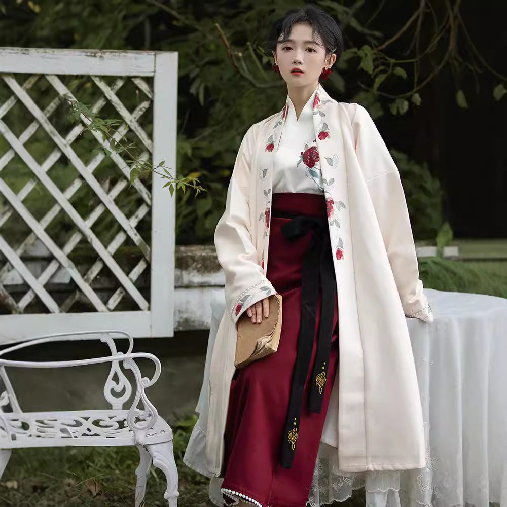 宋制汉服女飞机袖马面裙中改良