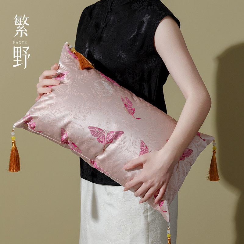 繁野 现代家居粉蝶抱枕高颜值客厅沙发靠枕布艺立体靠腰垫椅子垫
