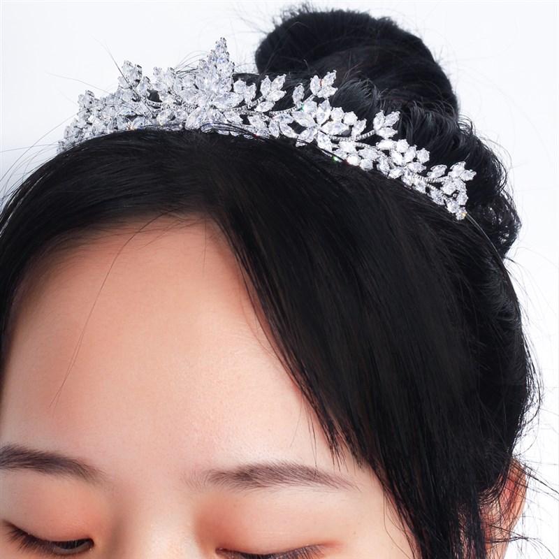 新品CWWZircons Marquise Cut Cubic Zirconia Flower Tiara Crow