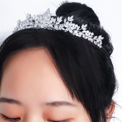新品CWWZircons Marquise Cut Cubic Zirconia Flower Tiara Crow