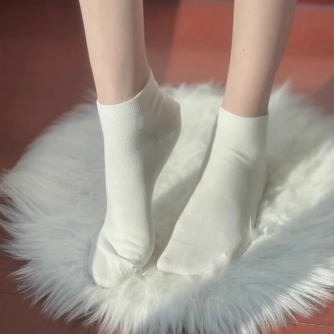 白色短袜果然是基础款的yyds