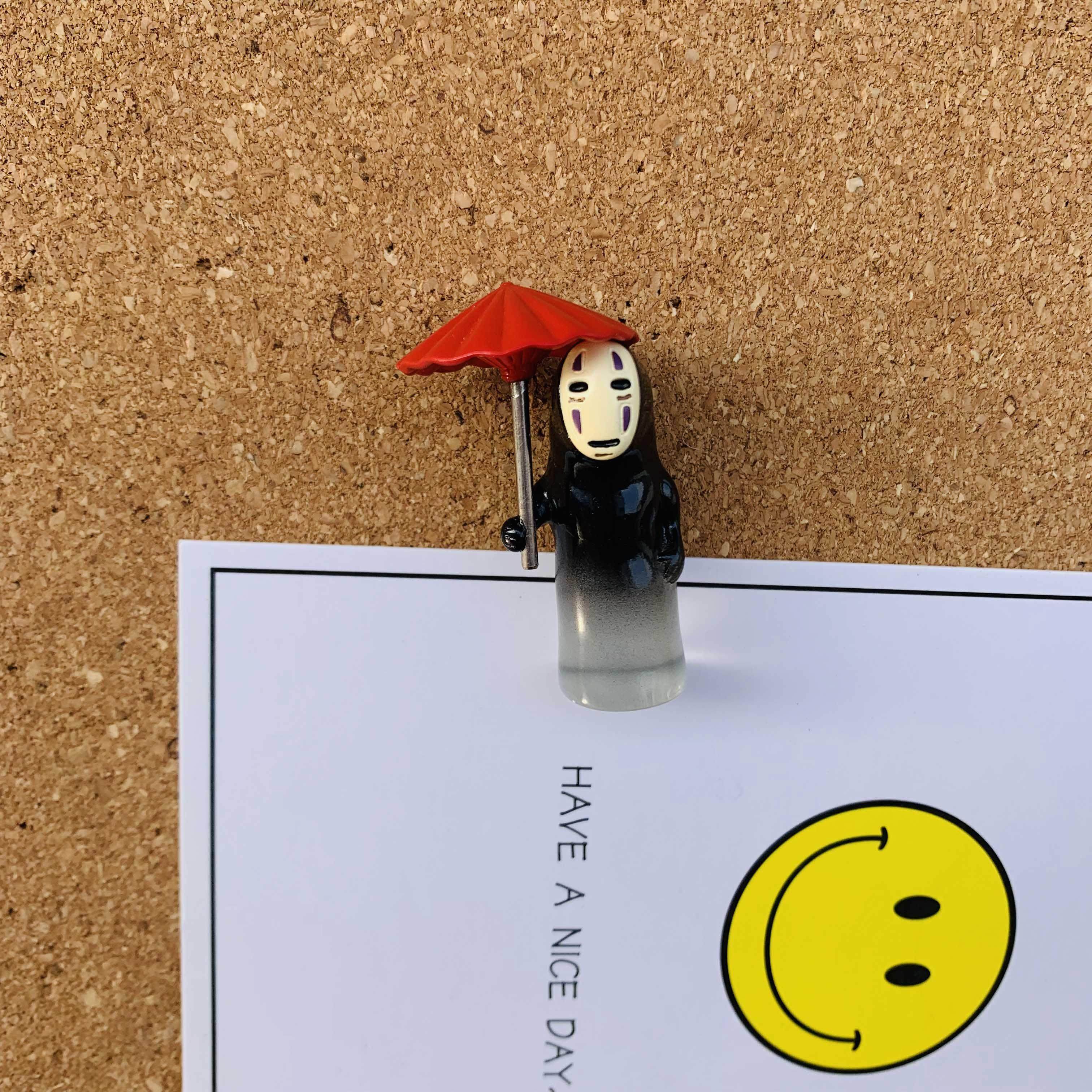 1个撑伞无脸男宫崎骏卡通工字图钉 毛毡软木留言板照片墙装饰按钉,文具电教/文化用品/商务用品,图钉/工字钉,淘宝优惠券,粉丝福利购,淘宝优惠卷