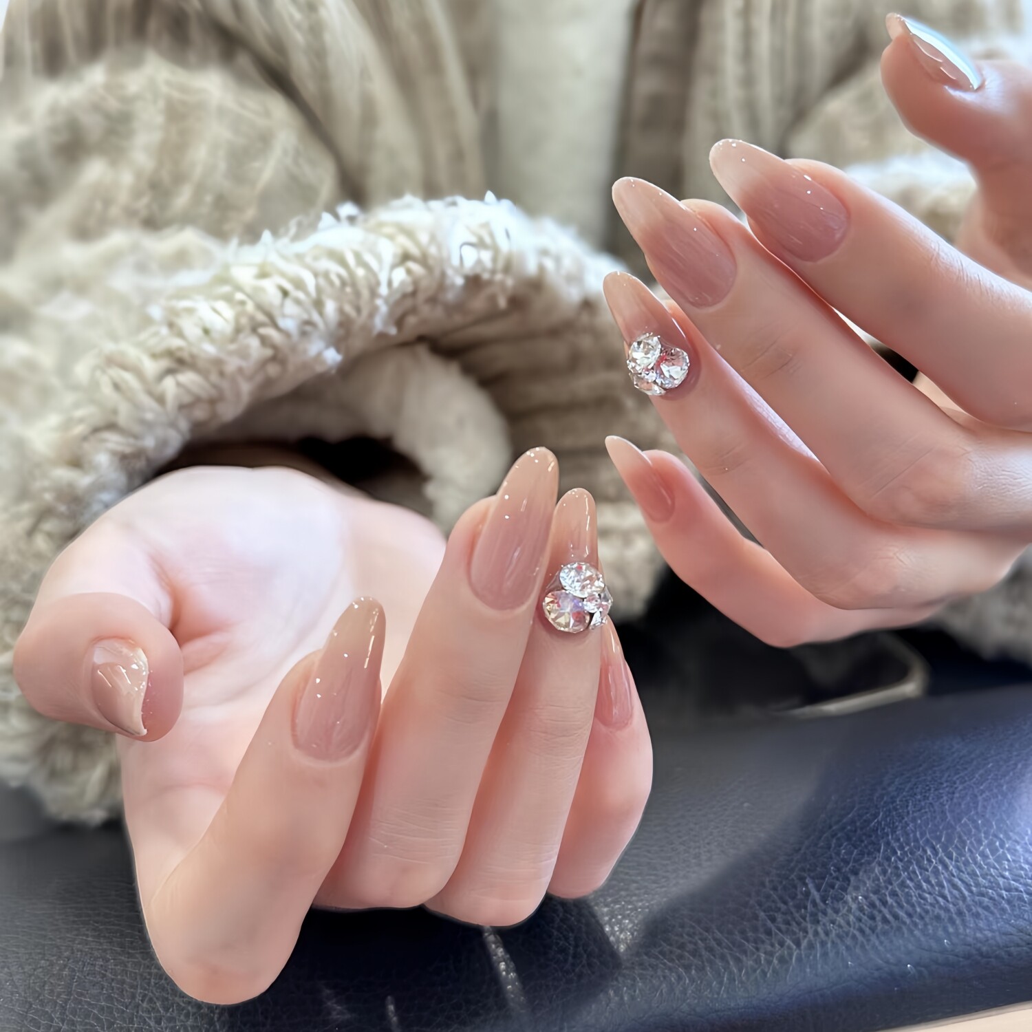 女童穿戴甲温柔冰透裸色奶白纯色中长款美甲贴片酒红色手工假指甲