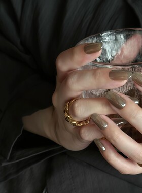 海莉同款欧美橄榄绿珍珠粉纯手工穿戴甲日常显白百搭美甲贴片可拆