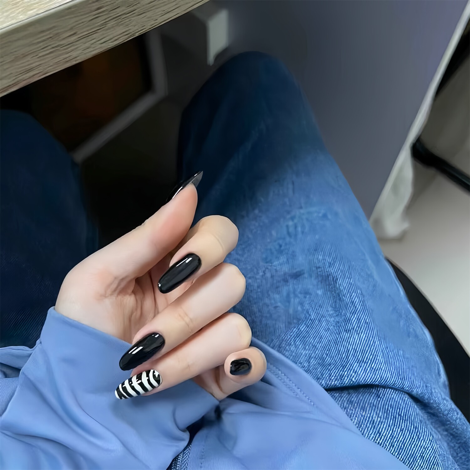 斑马线黑色白色手工穿戴甲