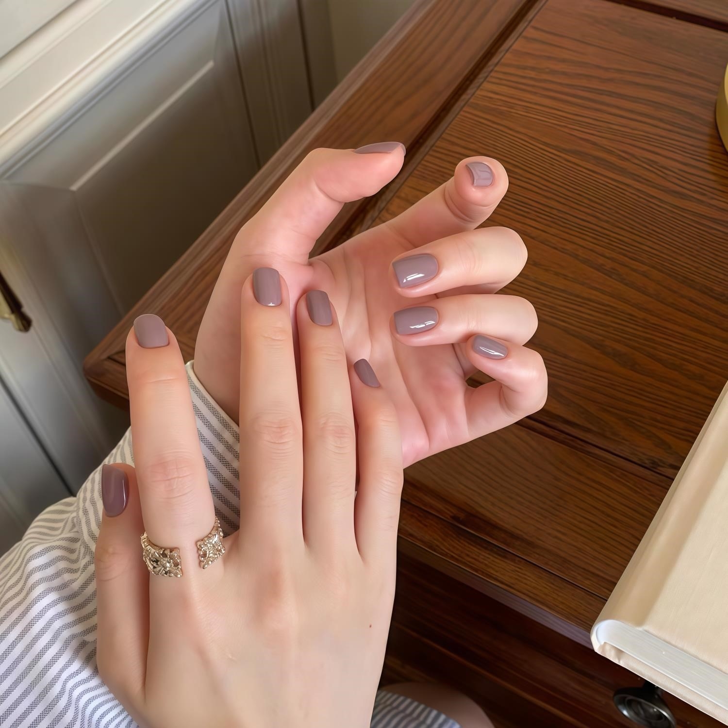 显白指甲贴片纯色裸色穿戴甲2025年新款裸紫短款简约高级感复古