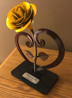 亚马逊跨境爆款情人节玫瑰心形支架新款创意桌面礼品家居装饰摆件