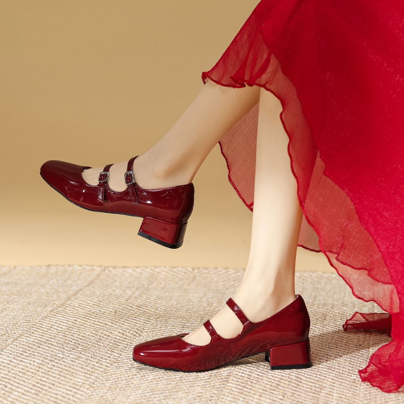 一字双扣带单鞋女粗跟红色中跟婚鞋2023新款秋季法式玛丽珍小皮鞋