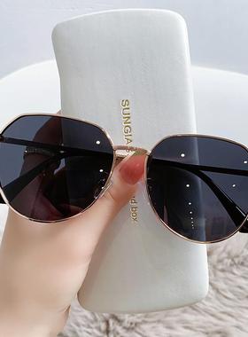 太阳眼镜女小脸韩版潮抗UV强光时尚偏光太阳眼镜2025新款开车专用