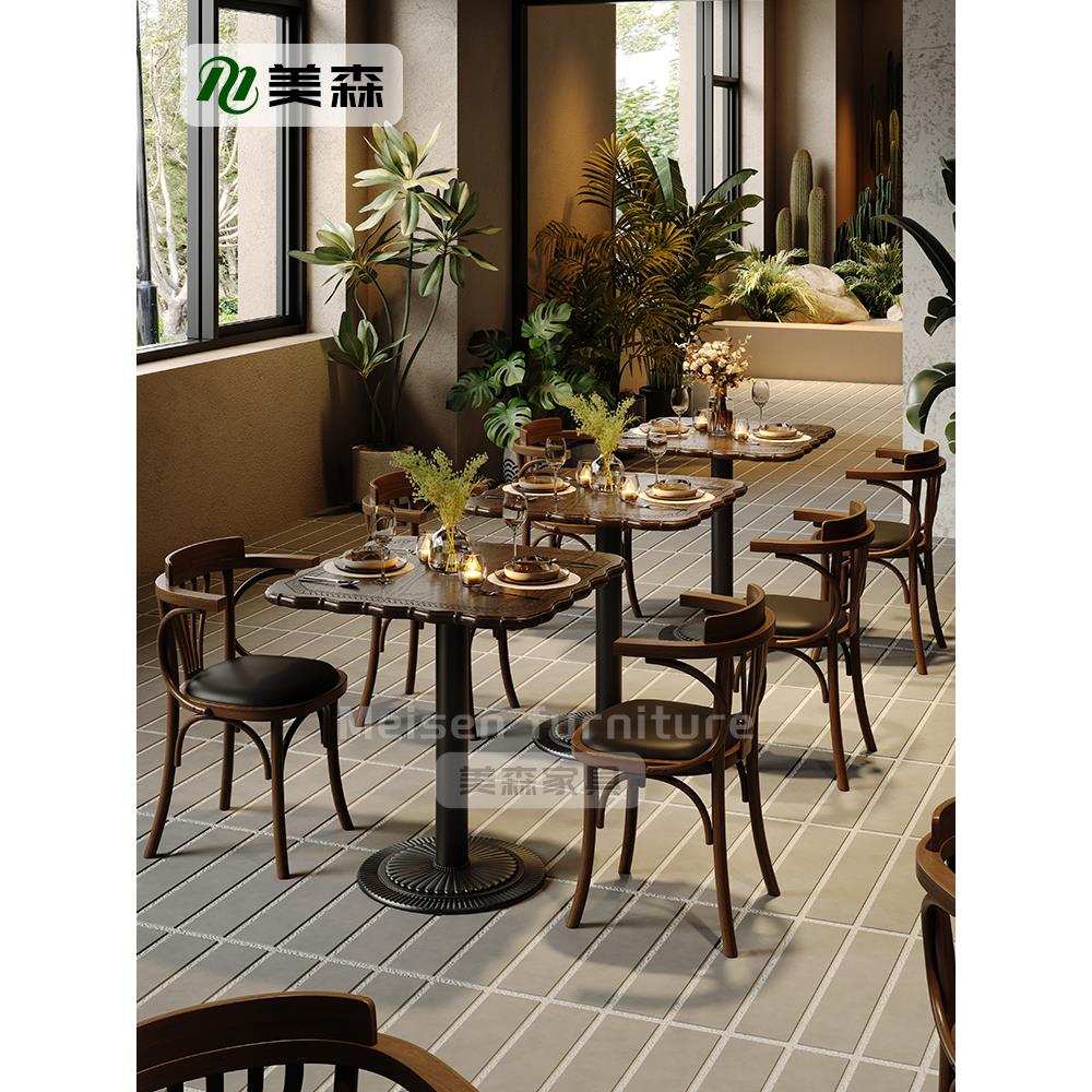 咖啡厅桌椅实木网红覆古主题西餐厅桌子简餐烘焙饭店椅子组合商用