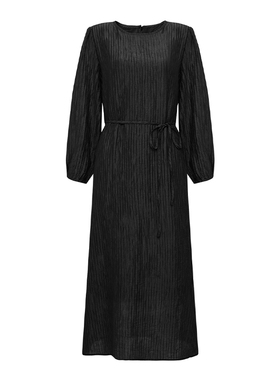 Petit Bari黑色绿色可选 圆领长袖连衣裙 系带收腰 气质简约风