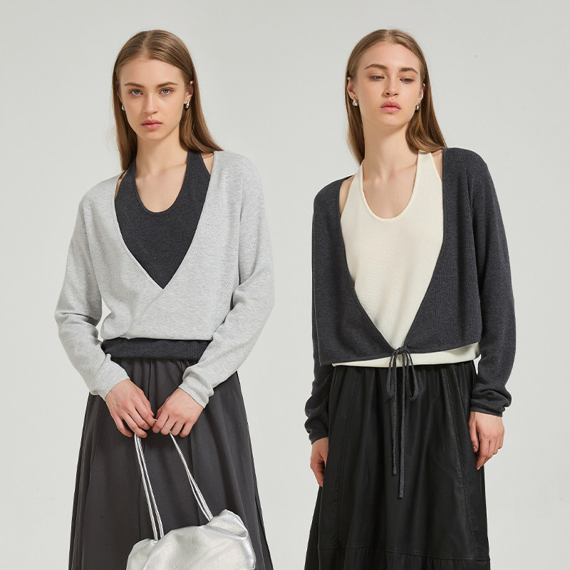Petit Bari法式气质撞色假两件挂脖露肩针织上衣女 秋冬