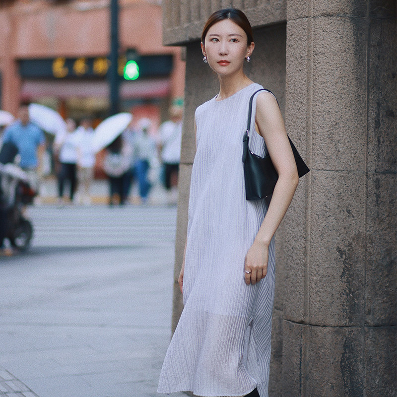 Petit Bari 女士舒适优质面料无袖连衣裙 莱赛尔 真丝的