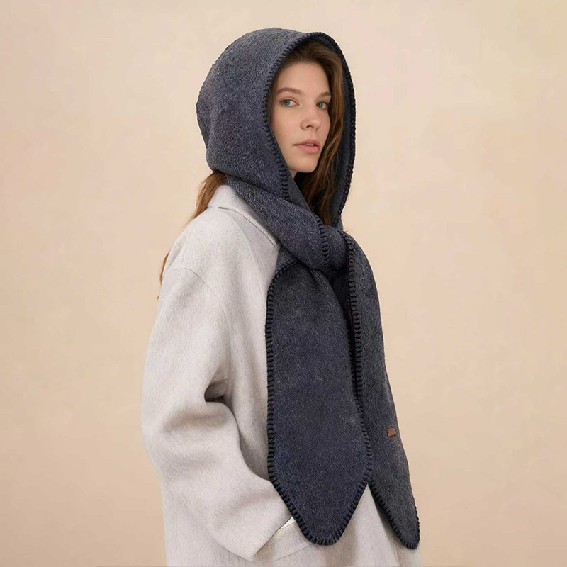 Petit Bari百搭减龄刺绣饰边连帽披肩围巾