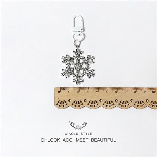 简约水钻雪花钥匙扣可爱包包配饰小巧挂饰品创意个性百搭日常挂件