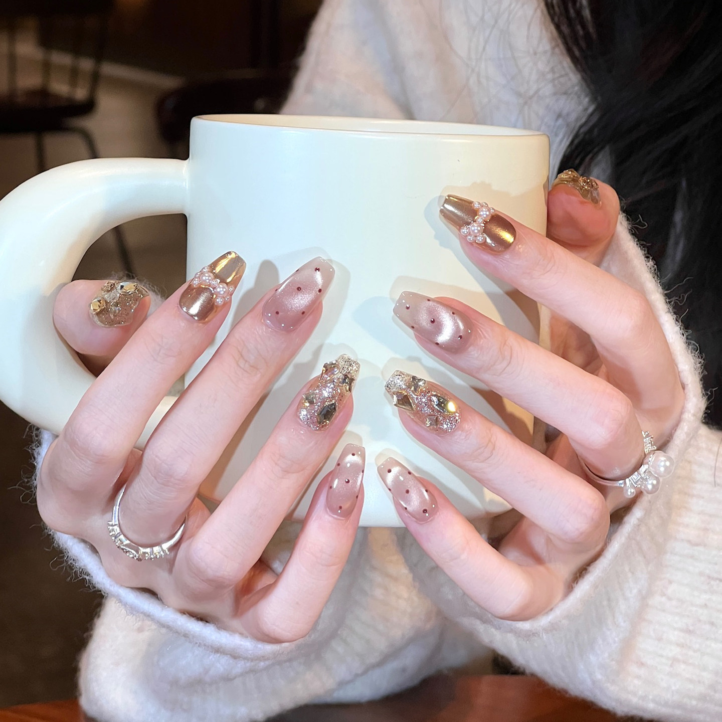 植兔爆闪碎钻美甲穿戴甲短款秋冬猫眼高级感渐变魔镜粉显白指甲片,彩妆/香水/美妆工具,穿戴甲/甲片,淘宝优惠券,粉丝福利购,淘宝优惠卷