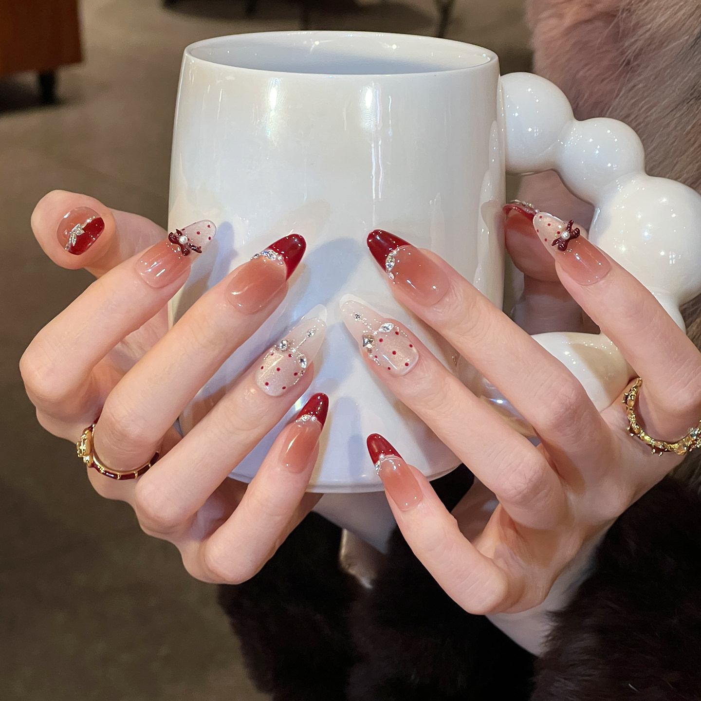 植兔穿戴甲法式高级感波点猫眼新年款红色美甲杏仁显白中长款贴片,彩妆/香水/美妆工具,穿戴甲/甲片,淘宝优惠券,粉丝福利购,淘宝优惠卷