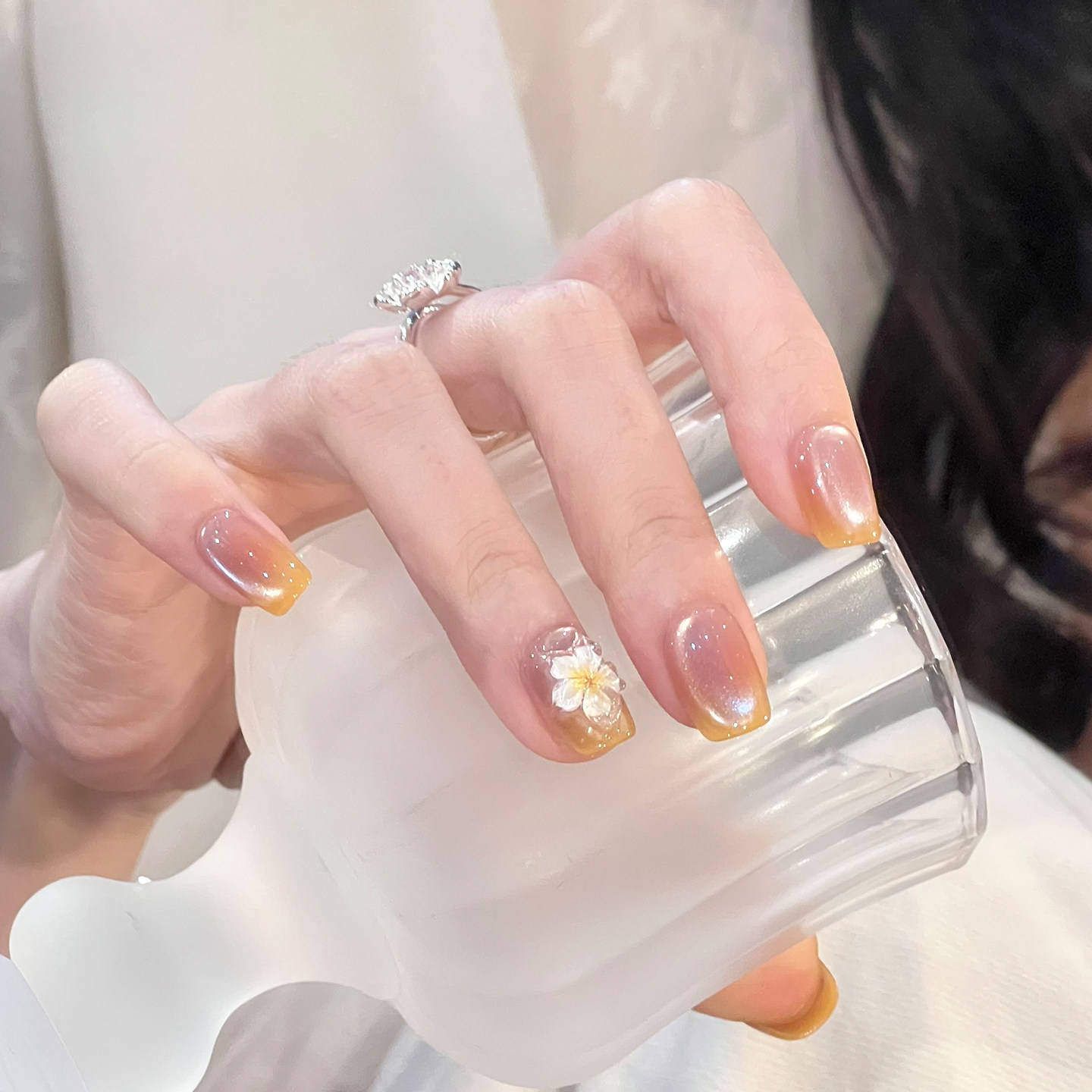 植兔绝美穿戴甲短款手工立体雕花美甲黄色渐变猫眼高级感指甲贴片