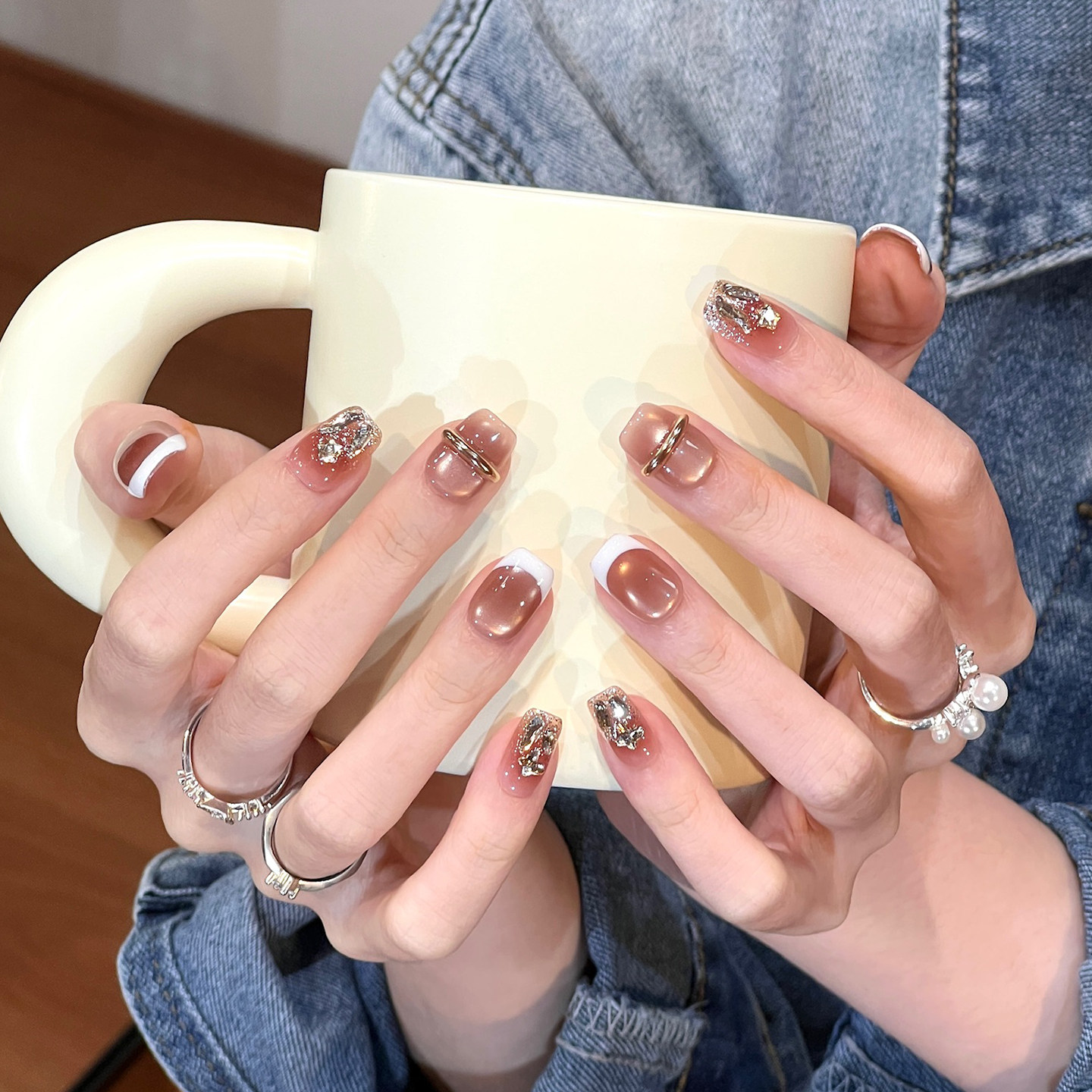植兔手工穿戴甲美甲高级感显白追光猫眼美甲短款秋冬法式指甲贴片,彩妆/香水/美妆工具,穿戴甲/甲片,淘宝优惠券,粉丝福利购,淘宝优惠卷