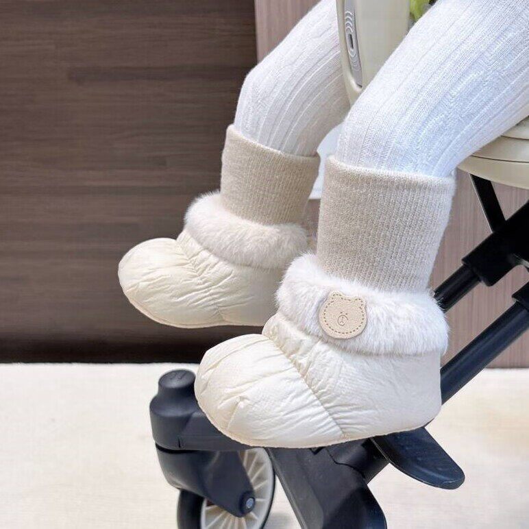 秋冬新生婴儿0-1岁男女宝宝软底加厚鞋袜一体不掉跟加绒护脚棉鞋