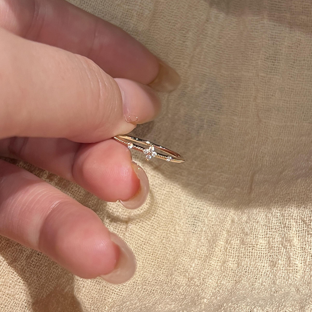 925银仿钻素圈四叶花戒指新款轻奢精致复古风小众设计指环饰品