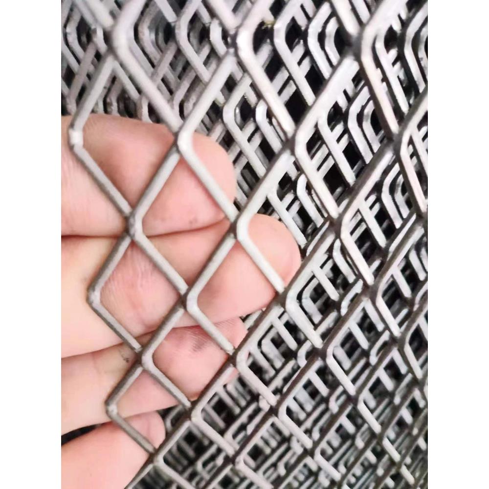 菱形钢板网脚踏防护防滑隔离装饰网镀锌焊接船舶舾装件重型马道网