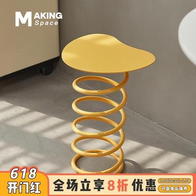K8创意弹簧茶几小户型客厅沙发边几家用个性铁艺小桌