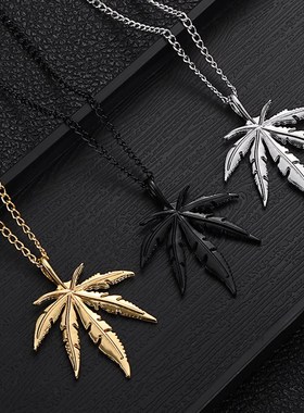 1Pcs Fashion Maple Leaf Necklace Titanium Steel Leaf Pendant