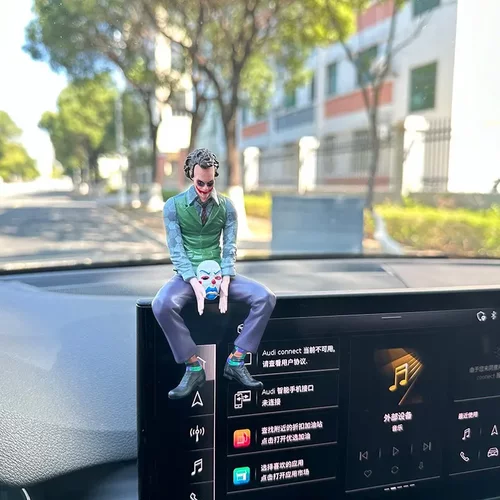 潮玩小丑希斯莱杰汽车摆件坐姿车载中控台玩偶车内摆件手办雕像