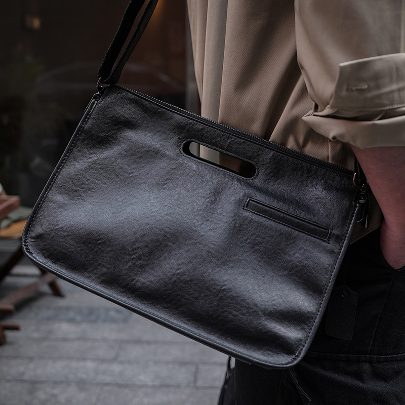 鹿师傅纯头层牛皮大容量斜挎包