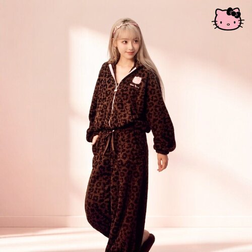 明星同款轻奢家居凯蒂猫HelloKitty可丽绒连帽家居服套装外穿睡衣