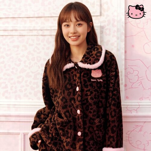 明星同款轻奢家居凯蒂猫HelloKitty可丽绒娃娃领家居服套装睡衣女