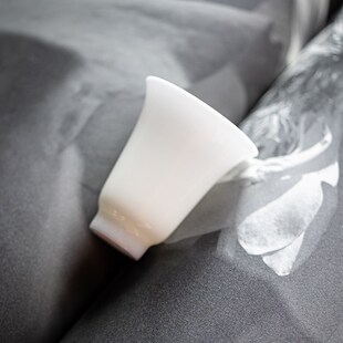 1对 冰种玉瓷闻香杯宛玉白酒杯25毫升高端品酒杯家用酒具黄酒杯