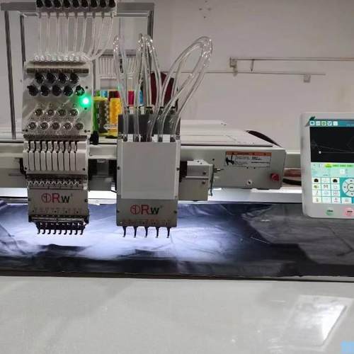 小型汽车内饰坐垫沙发皮革冲孔机自动冲孔缝制绣花一体机