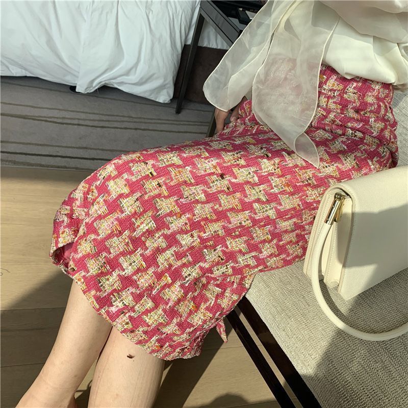 中长款半身裙子女高腰粉色小香风格子春秋冬新款A字一步裙粗花呢