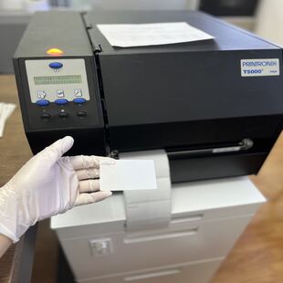 抗撕裂无底纸无尘标签AVERY DENNISON热敏标签纸无底纸不干胶不干