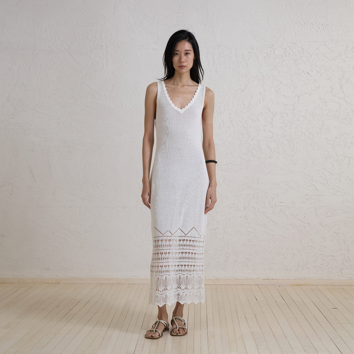 凉感和纸纱混纺，松弛浪漫舒适。