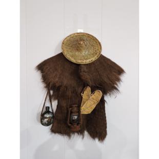 怀旧老物件蓑衣斗笠帽手工草鞋农家乐挂件民俗馆展览摆件摄影道具