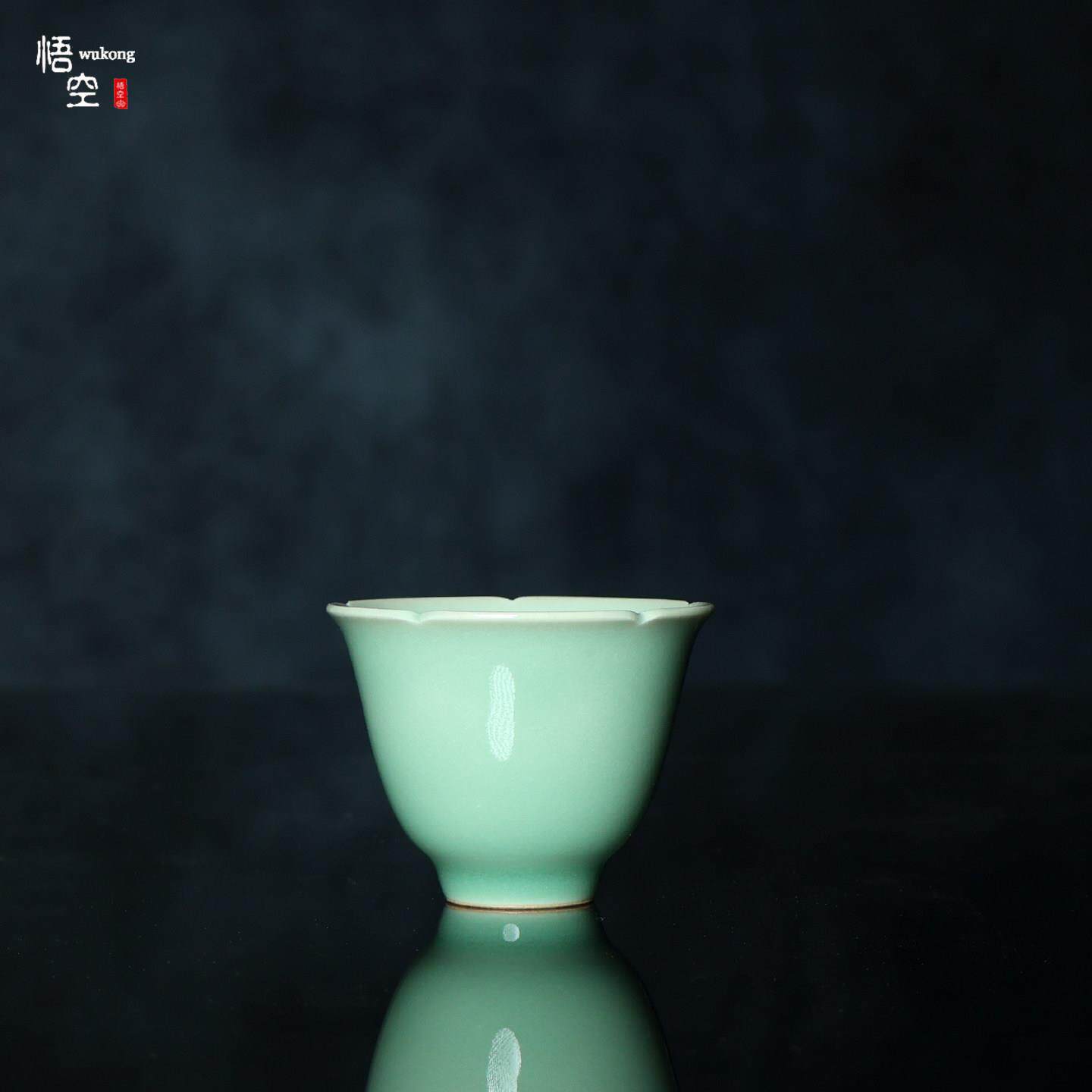 龙泉青瓷梅子青釉花口杯手工陶瓷主人杯单杯功夫茶具品茗杯闻香杯