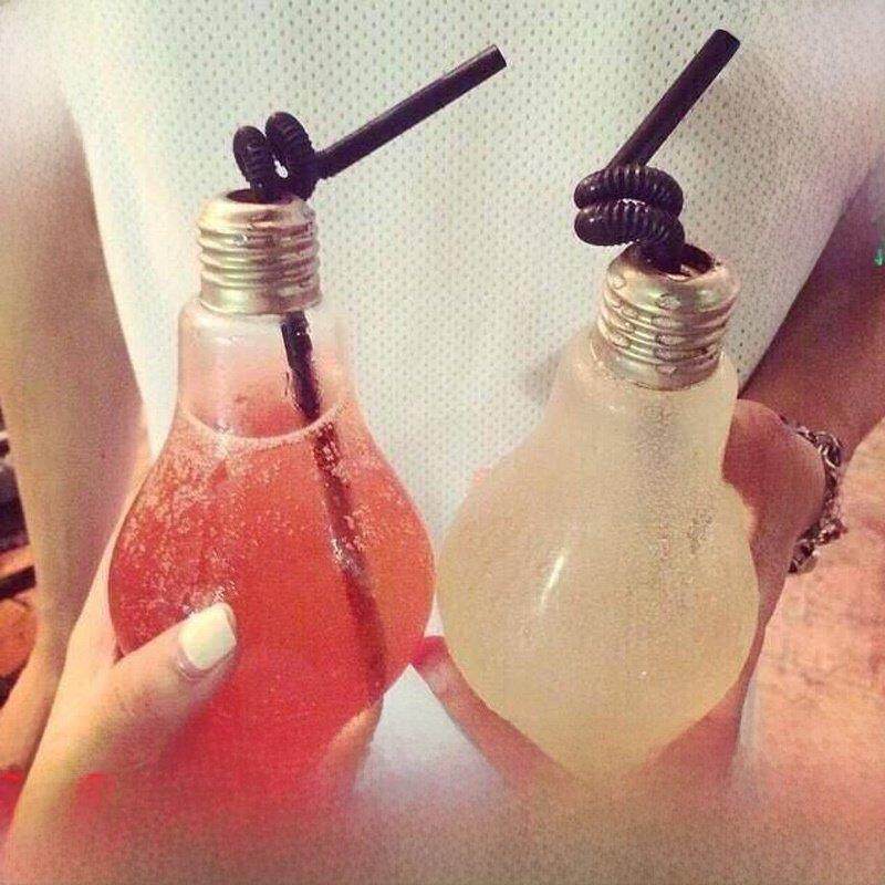 创意灯泡饮料瓶发光杯子一次性饮料果汁瓶网红塑料灯泡瓶杯奶茶瓶