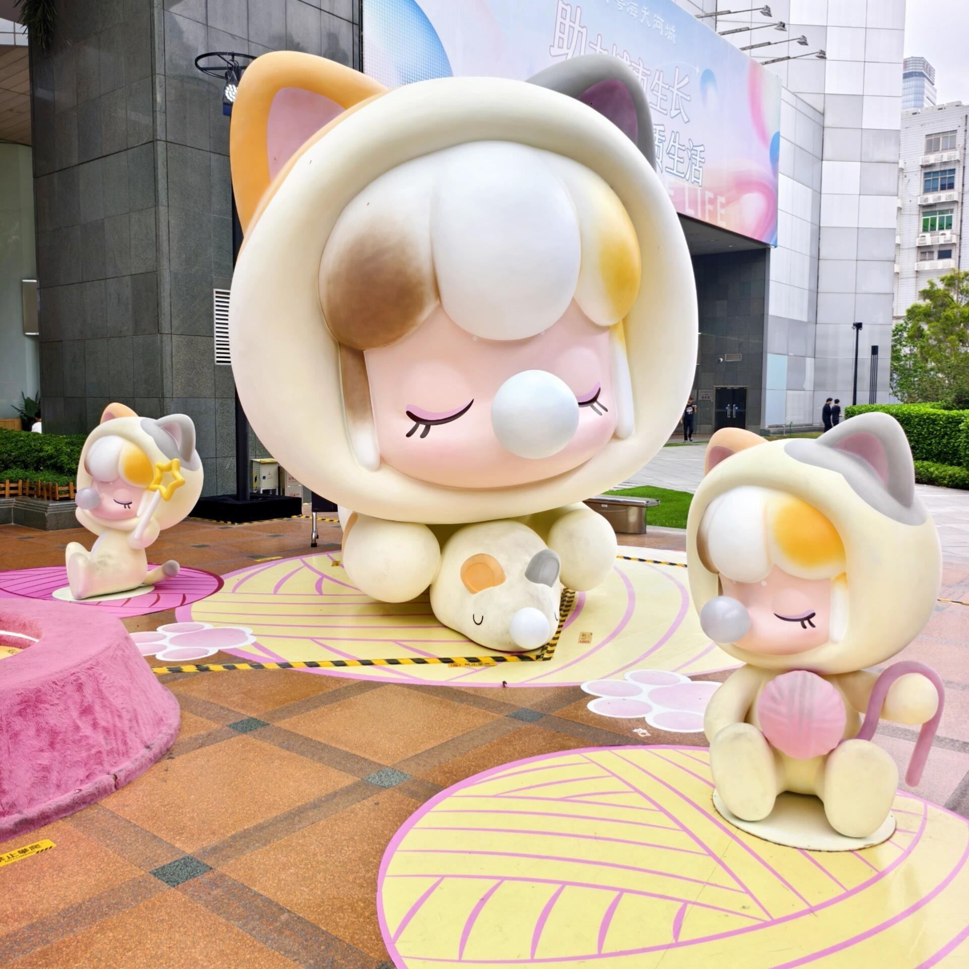 泡沫雕刻硬化卡通人物定制大型商场美陈装饰品摆件打卡玻璃钢雕塑