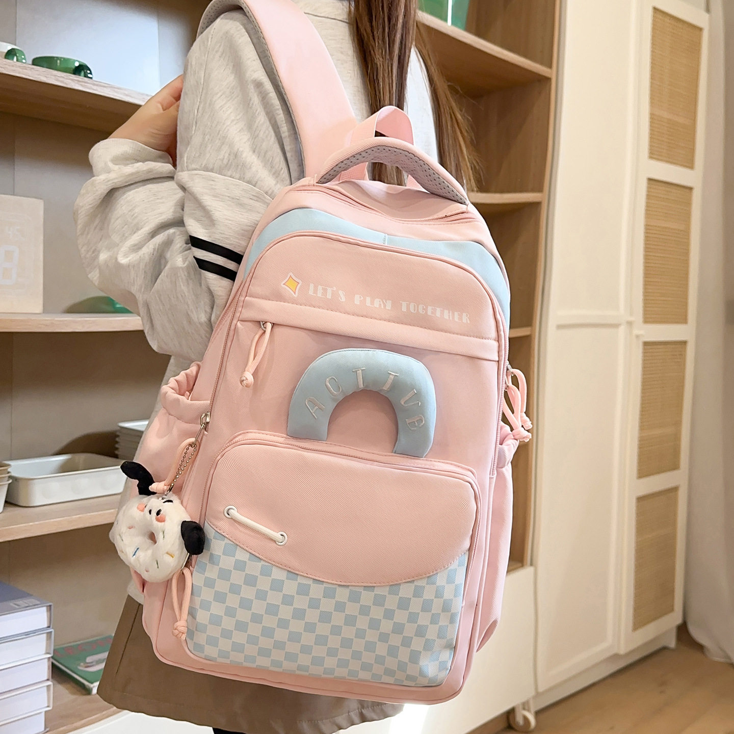 2025新款书包高颜值轻便校园大容量双肩包初高中学生结实耐用背包